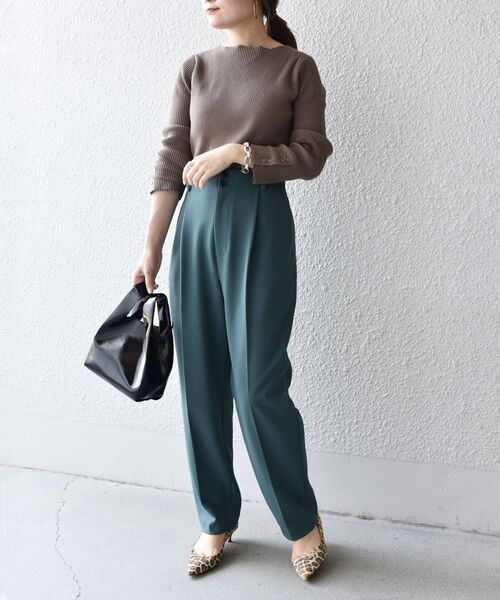 SHIPS（シップス）の「ストレッチカラータックパンツ◆（その他パンツ・レディース・ブラック/レッド/グリーン/ナチュラル・40/38/36/34）」の18枚目の写真