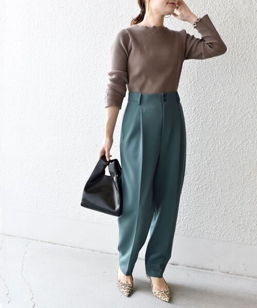 SHIPS（シップス）の「ストレッチカラータックパンツ◆（その他パンツ・レディース・ブラック/レッド/グリーン/ナチュラル・40/38/36/34）」の13枚目の写真