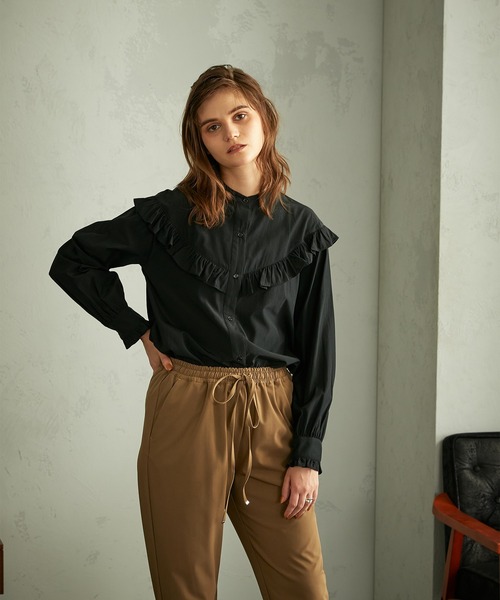 LE SOUK HOLIDAY(ルスークホリデー)の「バンドカラーフリルブラウス(シャツ/ブラウス・レディース・ピンク/カーキ/ブラック・S/M)」の4枚目の写真