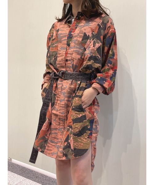 DIESEL(ディーゼル)の「レディース ワンピース カモフラ ベルト(シャツワンピース・レディース・ピンク・SMALL/MEDIUM/LARGE/X-SMALL)」の1枚目の写真