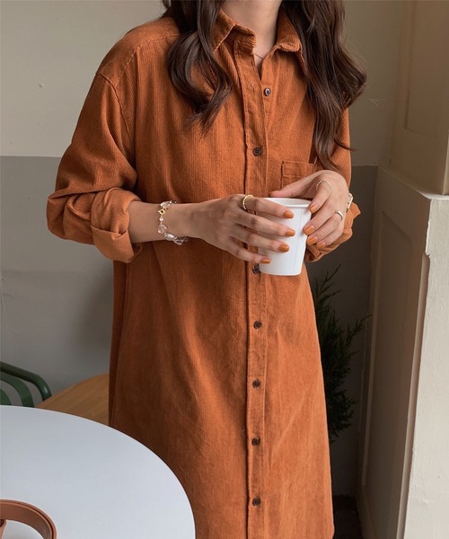 me+em select（ミームセレクト）の「【数量限定販売】【 5色展開 】コーデュロイロングシャツワンピース（シャツワンピース・レディース・ベージュ/ネイビー/カーキ/オレンジ/グリーン・FREE）」の5枚目の写真