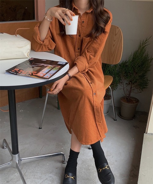 me+em select（ミームセレクト）の「【数量限定販売】【 5色展開 】コーデュロイロングシャツワンピース（シャツワンピース・レディース・ベージュ/ネイビー/カーキ/オレンジ/グリーン・FREE）」の6枚目の写真