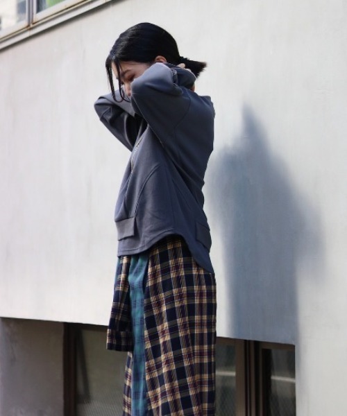 AULA AILA（アウラアイラ）の「AULA AILA/アウラアイラ/別注レイヤード  プルオーバー（Tシャツ/カットソー・レディース・チャコールグレー/オフホワイト・0）」の6枚目の写真