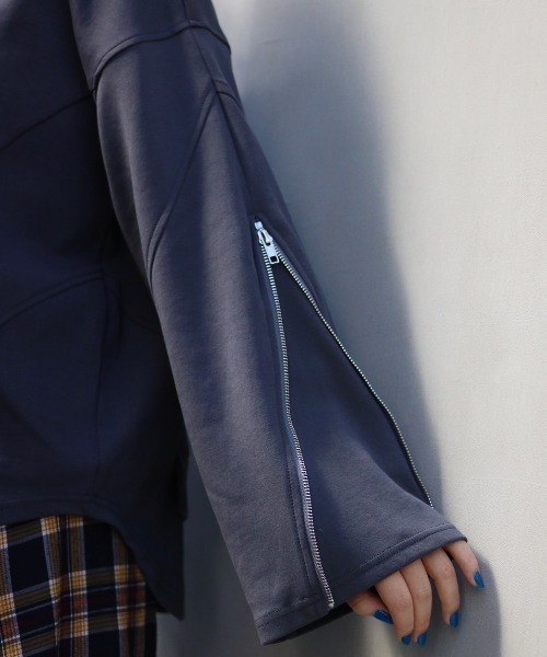 AULA AILA（アウラアイラ）の「AULA AILA/アウラアイラ/別注レイヤード  プルオーバー（Tシャツ/カットソー・レディース・チャコールグレー/オフホワイト・0）」の4枚目の写真