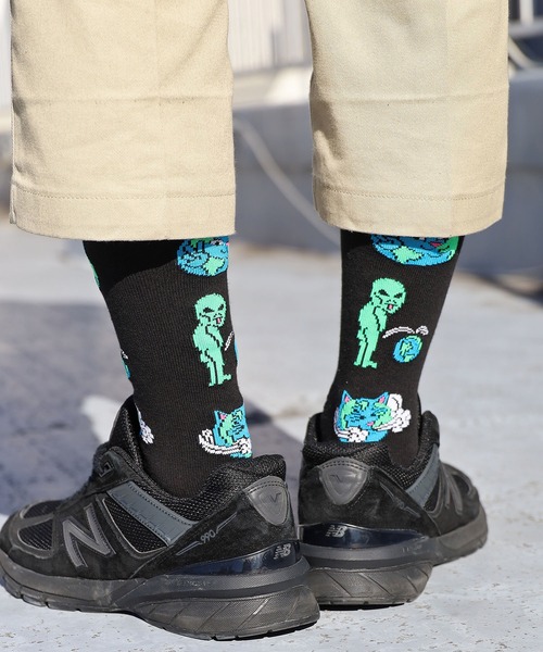 RIPNDIP(リップンディップ)の「RIPNDIP/リップンディップ Save the World Socks 靴下 柄 ジャガードニットソックス ミドルソックス(ソックス/靴下・メンズ・ブラック/ブルー・ONE SIZE)」の11枚目の写真