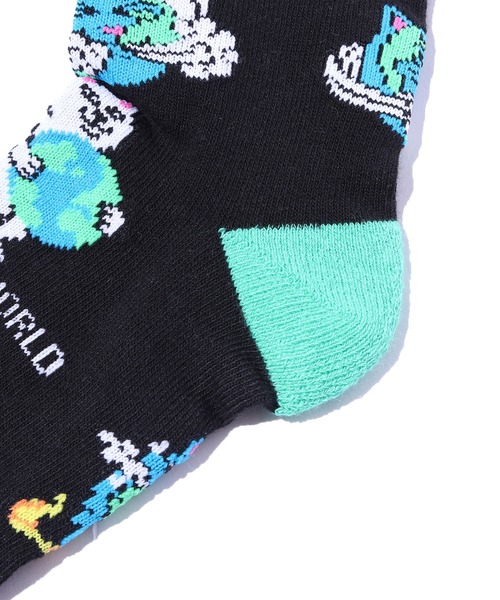 RIPNDIP(リップンディップ)の「RIPNDIP/リップンディップ Save the World Socks 靴下 柄 ジャガードニットソックス ミドルソックス(ソックス/靴下・メンズ・ブラック/ブルー・ONE SIZE)」の4枚目の写真