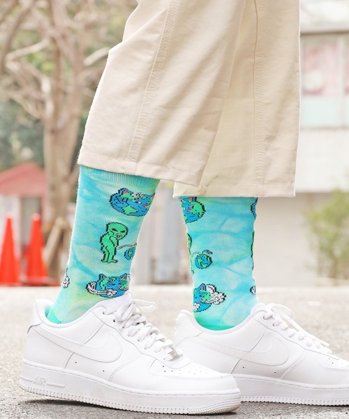 RIPNDIP(リップンディップ)の「RIPNDIP/リップンディップ Save the World Socks 靴下 柄 ジャガードニットソックス ミドルソックス(ソックス/靴下・メンズ・ブラック/ブルー・ONE SIZE)」の15枚目の写真