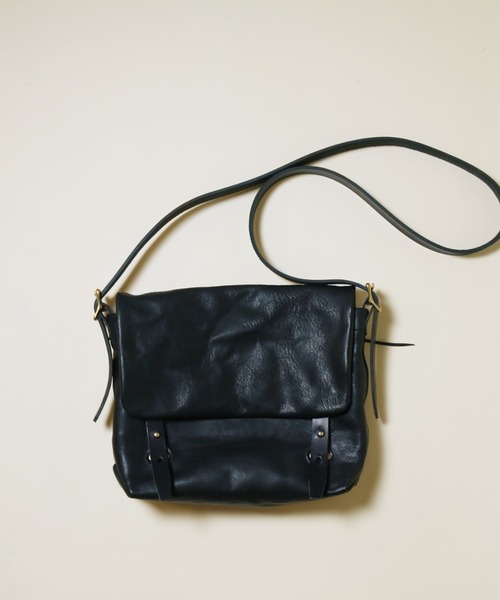 THE SUPERIOR LABOR(シュペリオールレイバー)の「soft look leather bag(ショルダーバッグ・メンズ・ブラック/ブラウン/ナチュラル・FREE)」の1枚目の写真