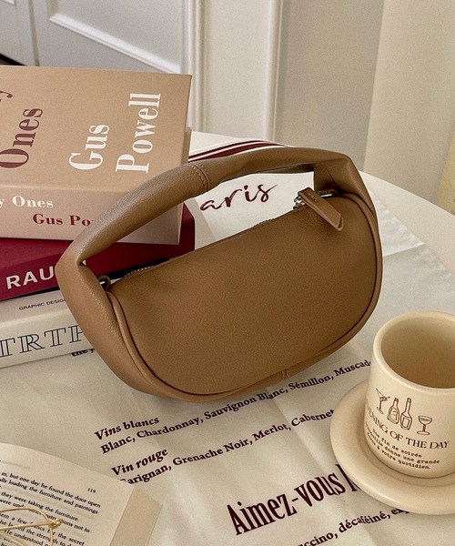 etade（エタード）の「【etade】2way crescent mini bag etda22s001（ショルダーバッグ・レディース・ホワイト/ブラック/グリーン/モカ・FREE）」の4枚目の写真