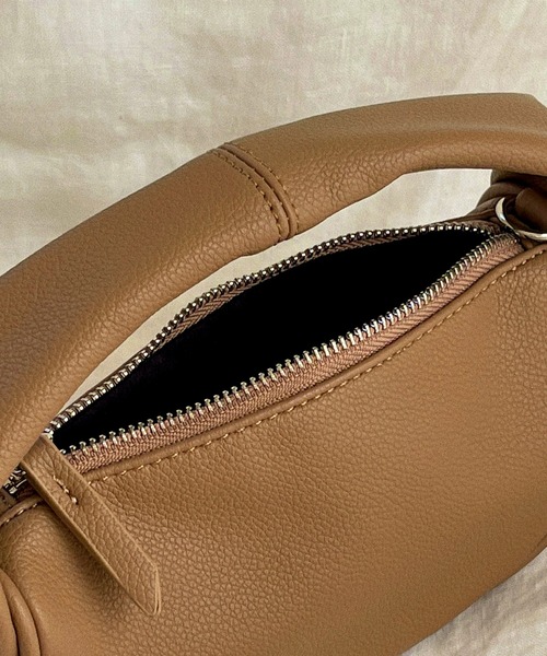 etade（エタード）の「【etade】2way crescent mini bag etda22s001（ショルダーバッグ・レディース・ホワイト/ブラック/グリーン/モカ・FREE）」の19枚目の写真