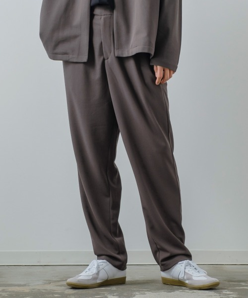 improves（インプローブス）の「カットジョーゼット ワンタック トラウザーズパンツ セットアップ対応（スラックス・メンズ・ブラック/ネイビー/オリーブ/ブラウン/カーキ/杢グレー/ライトブラウン/ベージュ/チャコールグレー・MEDIUM/LARGE）」の3枚目の写真