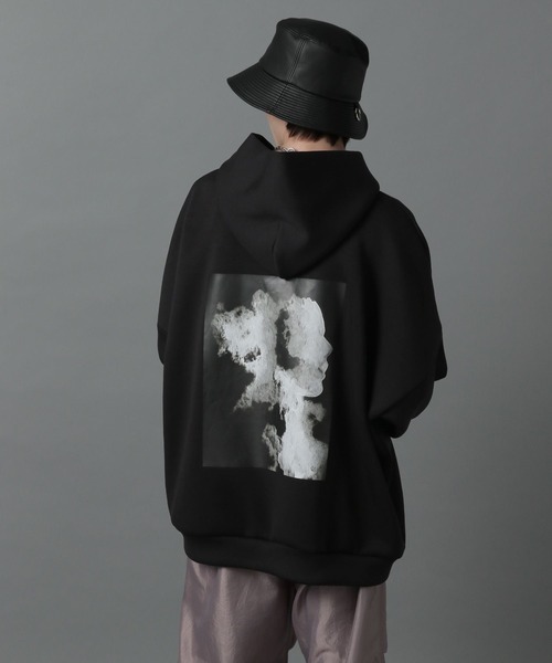 HARE（ハレ）の「モダールドルマンパーカー(HARE)（パーカー・メンズ・ブラック/オフホワイト/ライトインディゴブルー・SMALL/MEDIUM）」の2枚目の写真