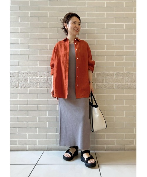 SALON adam et rope'(サロン アダム エ ロペ)の「【セットアップ対応】リネンオーバーシャツ(シャツ/ブラウス・レディース・ホワイト/ベージュ/オレンジ/ブルー・FREE)」の13枚目の写真