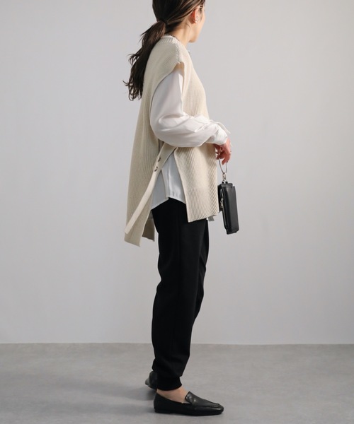 ap retro（アプレトロ）の「サイドベルトニットベスト（ベスト・レディース・オフホワイト/グレイッシュベージュ/ブラック・FREE）」の10枚目の写真