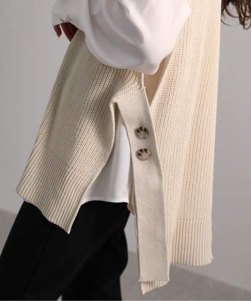 ap retro（アプレトロ）の「サイドベルトニットベスト（ベスト・レディース・オフホワイト/グレイッシュベージュ/ブラック・FREE）」の11枚目の写真