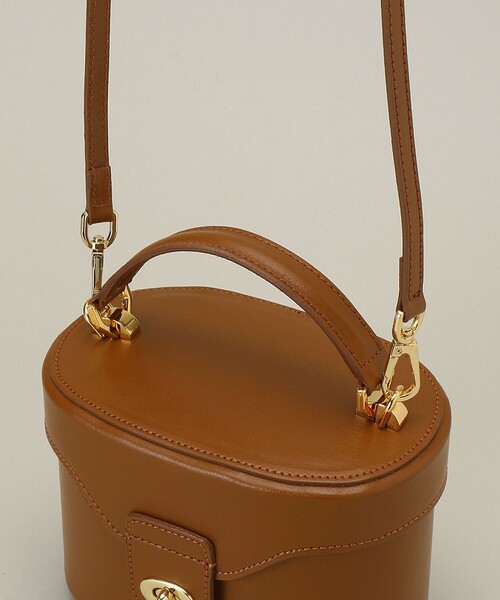 Aresense（アーセンス）の「Christian Villa/クリスチャン ヴィラ バニティバッグ（ハンドバッグ・レディース・ブラック/キャメル・ONE SIZE）」の7枚目の写真