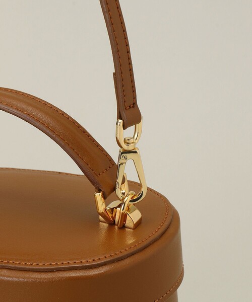 Aresense（アーセンス）の「Christian Villa/クリスチャン ヴィラ バニティバッグ（ハンドバッグ・レディース・ブラック/キャメル・ONE SIZE）」の8枚目の写真