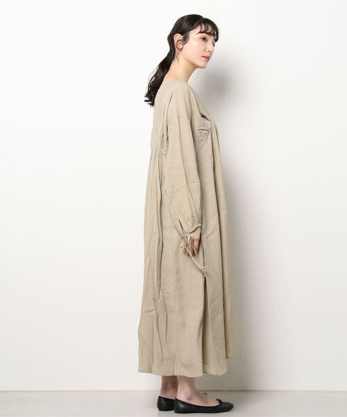 TRUNC（トランクエイティーエイト）の「Wrinkle Gather Bias One Piece（ワンピース・レディース・ベージュ/ダークブルー/ブラック・FREE）」の13枚目の写真