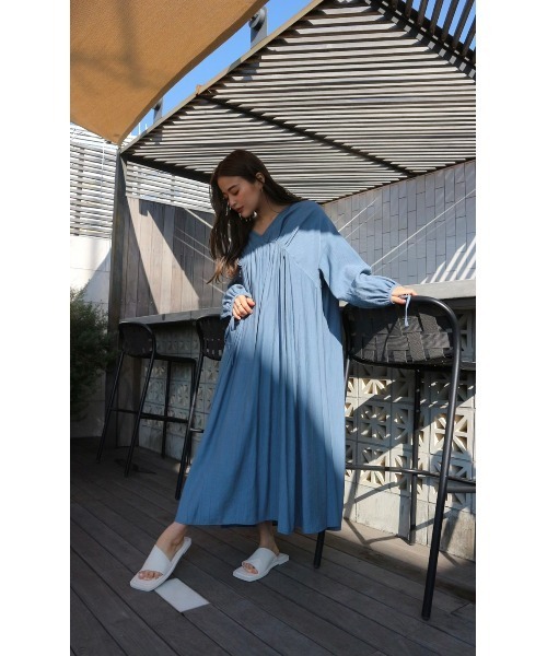 TRUNC（トランクエイティーエイト）の「Wrinkle Gather Bias One Piece（ワンピース・レディース・ベージュ/ダークブルー/ブラック・FREE）」の18枚目の写真