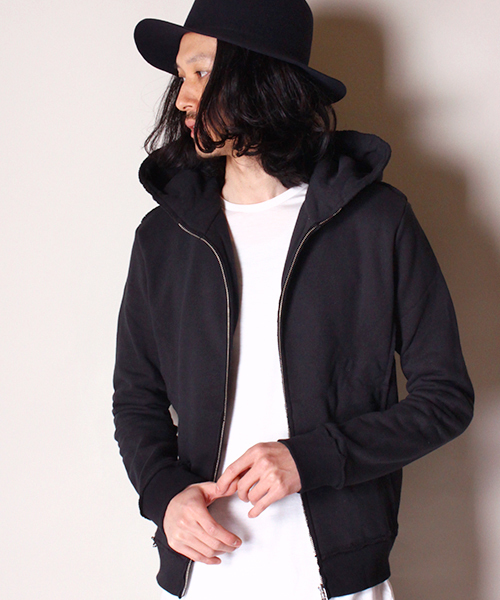 wjk（ダヴルジェイケイ）の「Lui's×wjk(ルイス×ダブルジェイケイ