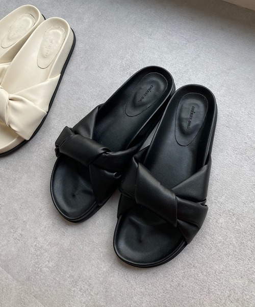 DouDou（ドゥドゥ）の「ツイストサンダル（サンダル・レディース・オフホワイト/ブラック・23/24）」の5枚目の写真