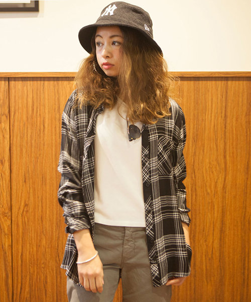 ROSE BUD（ローズバッド）の「【NYLON掲載】【カタログ掲載】[NEW ERA] 11151110 BUCKET01-BLACK（ハット・レディース・ブラック・S/M）」の3枚目の写真