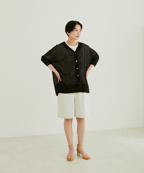 SALON adam et rope'（サロン アダム エ ロペ）の「ハーフスリーブシアーVネックサマーカーディガン（カーディガン/ボレロ・レディース・ブラック/オフホワイト/ピンク/グリーン系その他・FREE）」の11枚目の写真