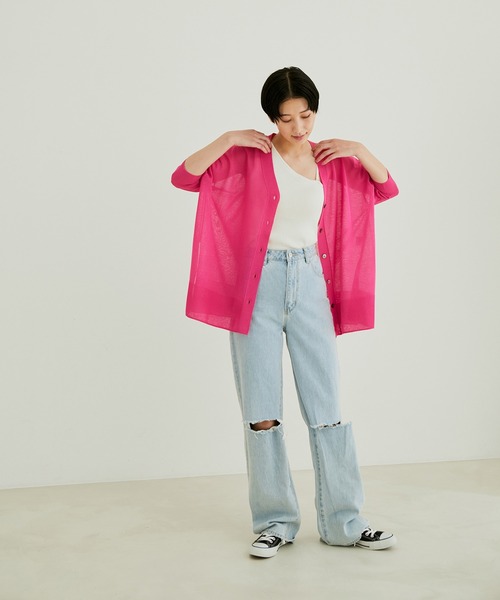 SALON adam et rope'（サロン アダム エ ロペ）の「ハーフスリーブシアーVネックサマーカーディガン（カーディガン/ボレロ・レディース・ブラック/オフホワイト/ピンク/グリーン系その他・FREE）」の8枚目の写真