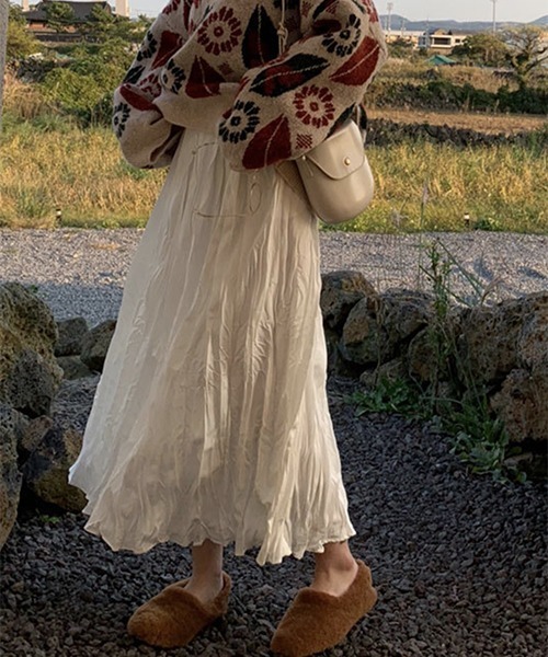 Dream garden（ドリームガーデン）の「YUGA  皺加工フレアスカート（スカート・レディース・ホワイト/ブラック/オフホワイト・FREE）」の3枚目の写真