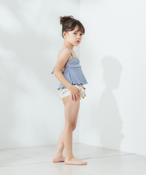 Chico(チコ)の「【水着/トップス】Kids ペプラムバックリボントップス(水着・キッズ・ホワイト/ホワイト系その他2/ブラック系その他2/ブルー・110/130)」の18枚目の写真