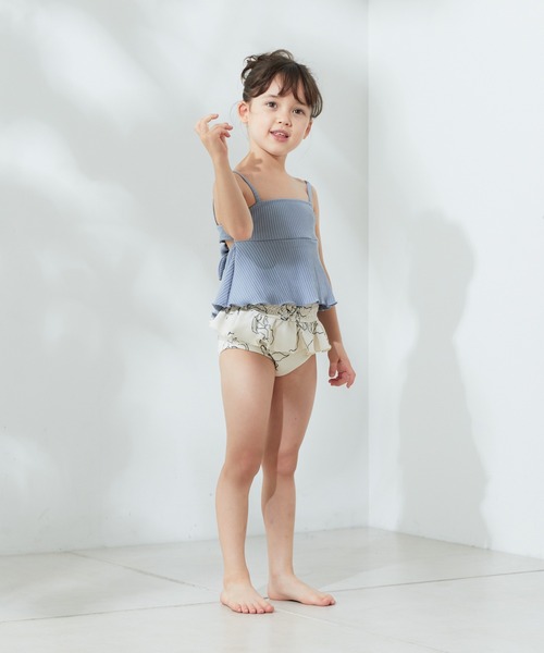 Chico(チコ)の「【水着/トップス】Kids ペプラムバックリボントップス(水着・キッズ・ホワイト/ホワイト系その他2/ブラック系その他2/ブルー・110/130)」の17枚目の写真