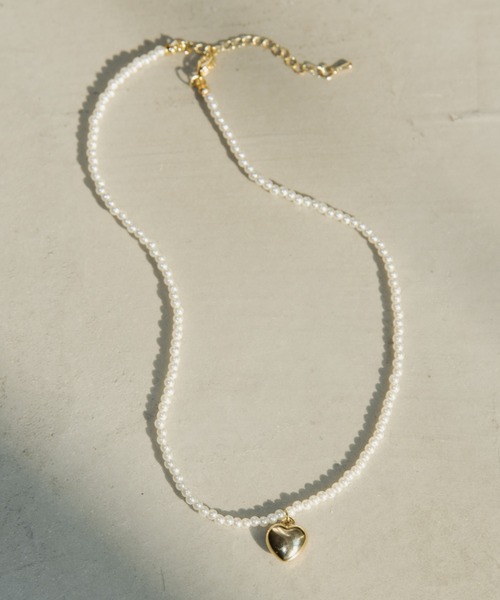 MERLOT（メルロー）の「パールハートネックレス（ネックレス・レディース・ホワイト・FREE）」の2枚目の写真