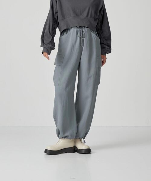 CITEN（シテン）の「＜CITEN＞ウエストイージー シャイニー カーゴパンツ（カーゴパンツ・レディース・ブラック/オリーブ/コバルトブルー/オフホワイト・S/M）」の10枚目の写真