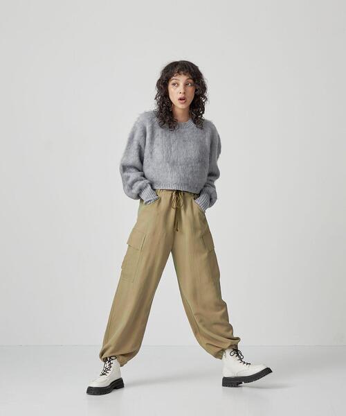 CITEN（シテン）の「＜CITEN＞ウエストイージー シャイニー カーゴパンツ（カーゴパンツ・レディース・ブラック/オリーブ/コバルトブルー/オフホワイト・S/M）」の22枚目の写真