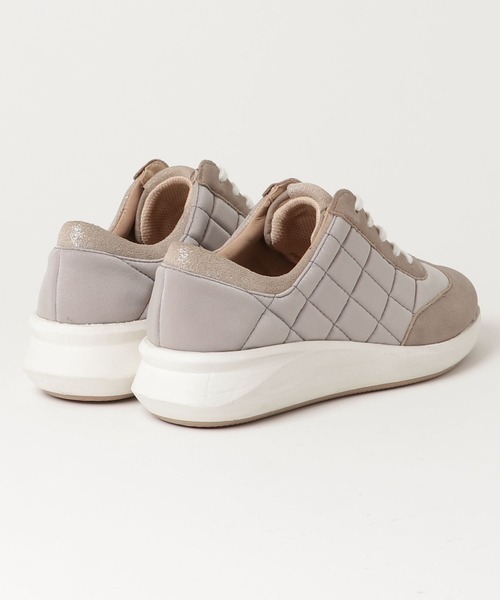 Clarks(クラークス)の「【ネット限定】 Un Rio Stitch / アンリオステッチ(サンドコンビ)(スニーカー・レディース・ベージュ・UK5/UK6/UK4/UK3/UK3.5/UK4.5/UK5.5)」の9枚目の写真