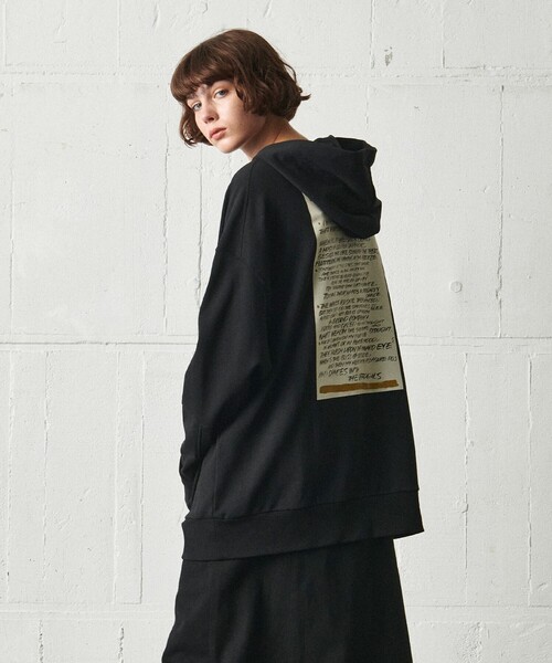 JOSEPH STUDIO（ジョゼフストゥディオ）の「フーディ THE DAFFODILS TYPOGRAPHY（パーカー・レディース・ブラック系/ベージュ系・SMALL/MEDIUM/LARGE）」の11枚目の写真