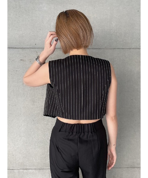 ENVYM(アンビー)の「コンパクトベスト(その他アウター・レディース・ブラック/グレー/ストライプ・FREE)」の13枚目の写真