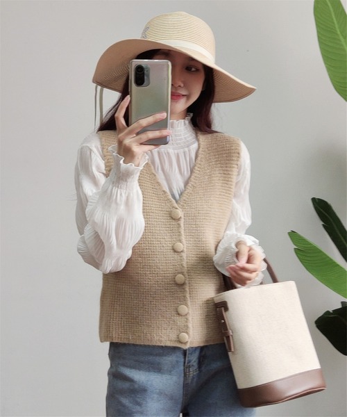 MAISON DE THERESE（メゾン ド テレーズ）の「Vネックワッフルニットベスト  ニット/セーター（ベスト・レディース・ライトブラウン/ベージュ/ブラック/アイボリー・FREE）」の3枚目の写真