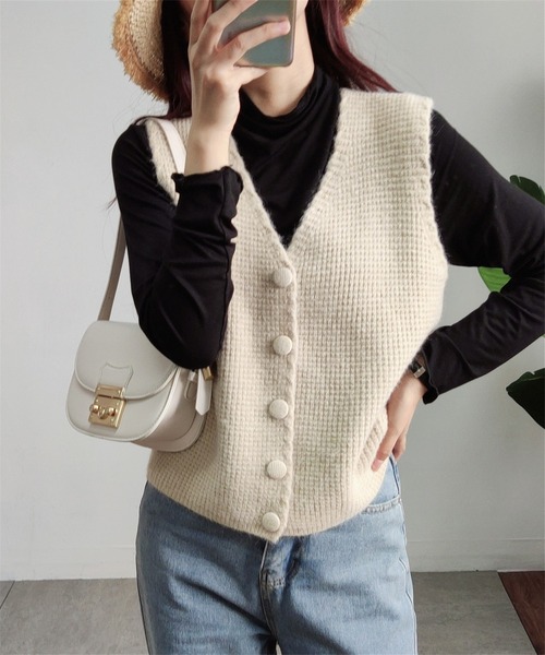 MAISON DE THERESE（メゾン ド テレーズ）の「Vネックワッフルニットベスト  ニット/セーター（ベスト・レディース・ライトブラウン/ベージュ/ブラック/アイボリー・FREE）」の7枚目の写真