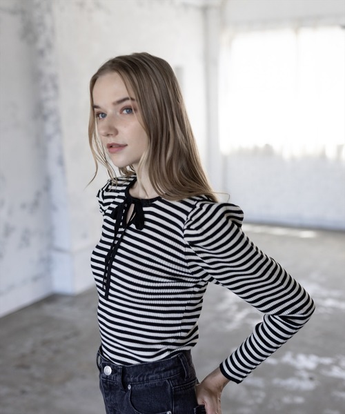 clear(クリア)の「ボーダーフロントリボンニットトップス ≪STAY MOTION≫(ニット/セーター・レディース・ブラック×ホワイト/ブラック系その他・F)」の11枚目の写真