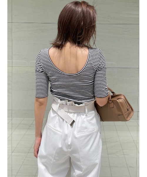 Stylevoice for xxx(スタイルヴォイスフォー)の「【胸パッド付き】ハーフスリーブバックオープンカットソー(Tシャツ/カットソー・レディース・その他/ブラック・FREE)」の4枚目の写真