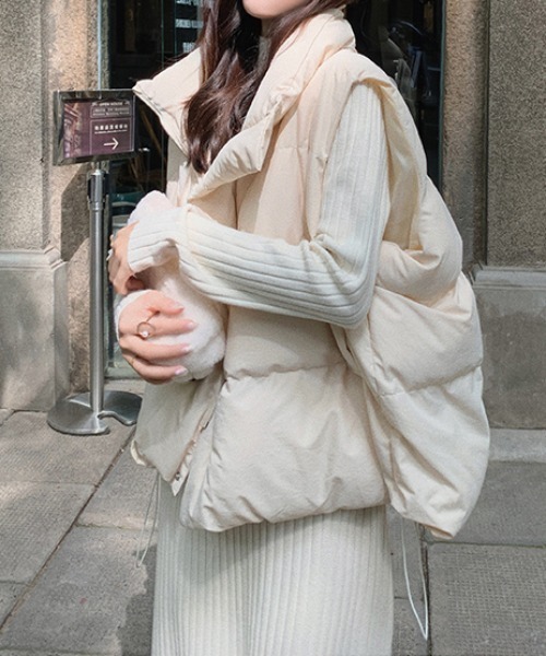 Vipoa（ヴィポア）の「ボリュームダウンベスト（ダウンベスト・レディース・アイボリー/ブラック/ライトピンク・FREE）」の17枚目の写真