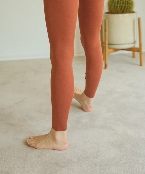 DISCOAT（ディスコート）の「【 RE/LA by DISCOAT 】GUNZE/グンゼ うるおい発熱レギンス（レギンス/スパッツ・レディース・ブラック/ホワイト系その他/ブラウン・MEDIUM/LARGE）」の11枚目の写真