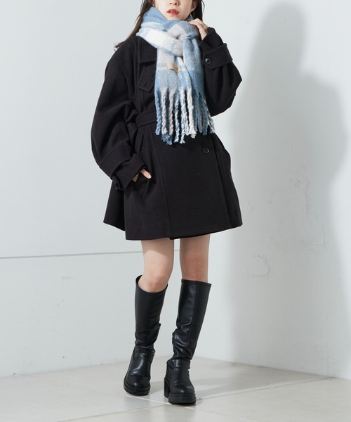 Chico（チコ）の「チェック太フリンジストール/マフラー（マフラー・レディース・ベージュ/チャコールグレー/ブルー・FREE）」の6枚目の写真