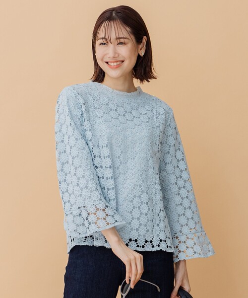 組曲（クミキョク）の「【大人気商品につきNEWカラー登場！】シアーフラワーレース ブラウス（シャツ/ブラウス・レディース・アイボリー系/ピンク系/スカイブルー系/ネイビー系・F）」の2枚目の写真