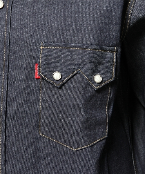 LEVI'S VINTAGE CLOTHING（リーバイスビンテージクロージング）の「LEVI'S(R) VINTAGE CLOTHING 1955 デニムシャツ リジット ソートゥースデニムシャツ（シャツ/ブラウス・メンズ・ノンウォッシュ・MEDIUM/SMALL/LARGE/X-SMALL）」の7枚目の写真