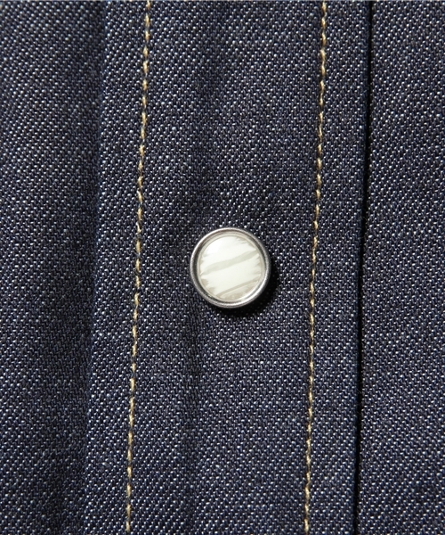 LEVI'S VINTAGE CLOTHING（リーバイスビンテージクロージング）の「LEVI'S(R) VINTAGE CLOTHING 1955 デニムシャツ リジット ソートゥースデニムシャツ（シャツ/ブラウス・メンズ・ノンウォッシュ・MEDIUM/SMALL/LARGE/X-SMALL）」の10枚目の写真