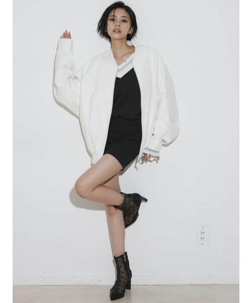 GYDA（ジェイダ）の「Vネックグラインダードッキングスウェットワンピース（ワンピース・レディース・ブラック/オフホワイト・FREE）」の16枚目の写真