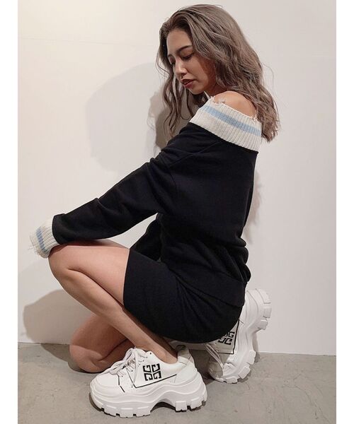 GYDA（ジェイダ）の「Vネックグラインダードッキングスウェットワンピース（ワンピース・レディース・ブラック/オフホワイト・FREE）」の19枚目の写真