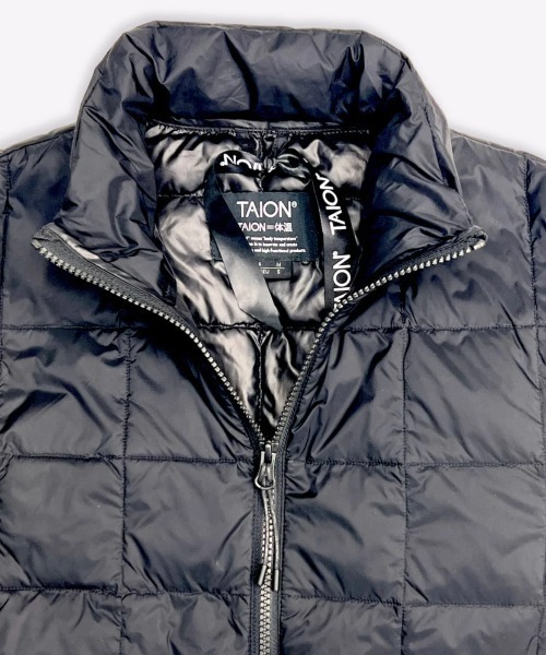TAION(タイオン)の「【TAION】 ハイネックWジップ インナーダウンジャケット / HI NECK W-ZIP DOWN JKT(ダウンジャケット/コート・メンズ・ブラック/ベージュ/ダークブルー・2/3/4)」の5枚目の写真
